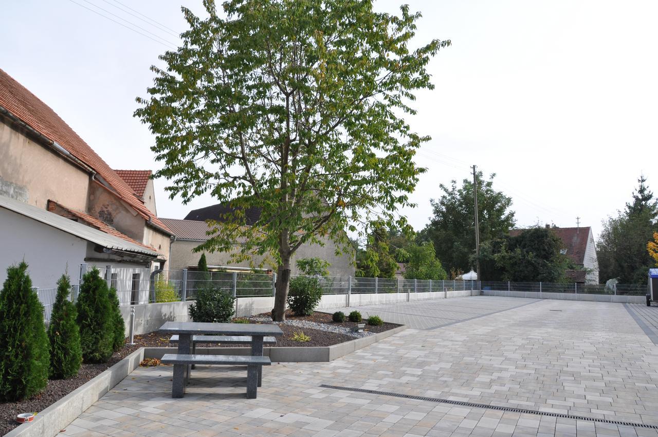 Goldener Schluessel Mit Gaestehaus Sina Nördlingen Екстериор снимка